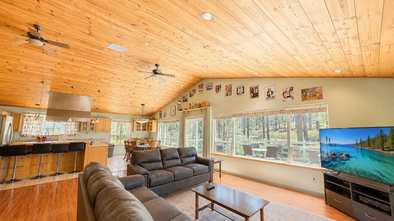 Photo of Livingroom in Lower Kingsbury