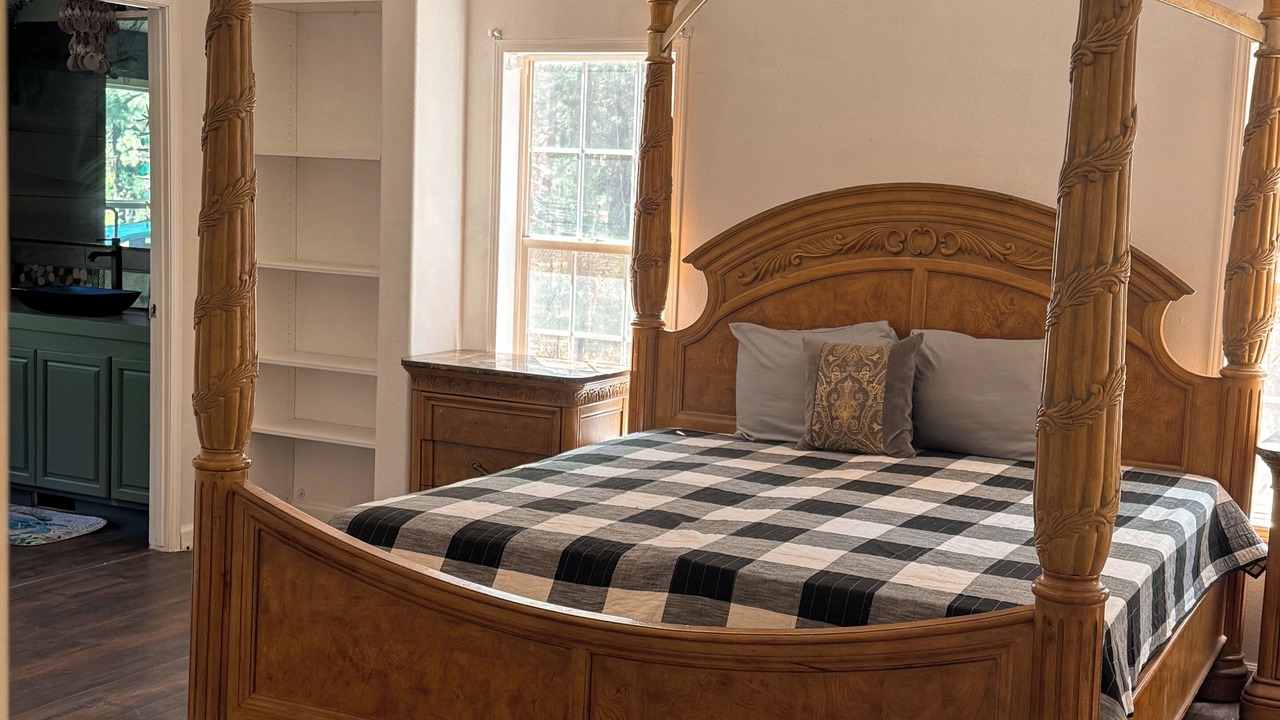 Photo of Bedroom in Mill Creek