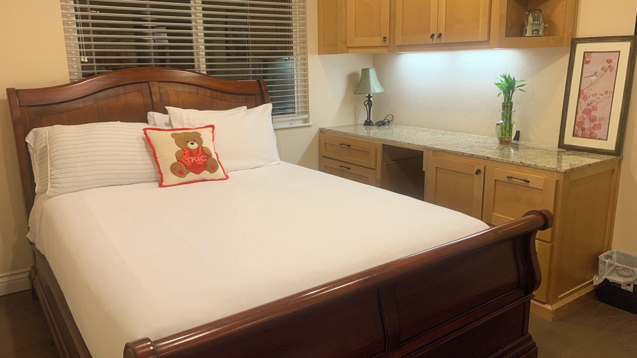 Photo of Bedroom in Agoura Hills