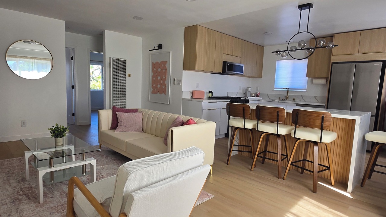 Photo of Livingroom in East Side Capistrano