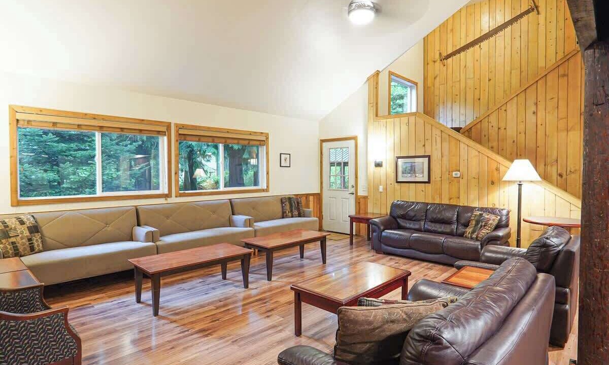 Photo of Livingroom in Glacier
