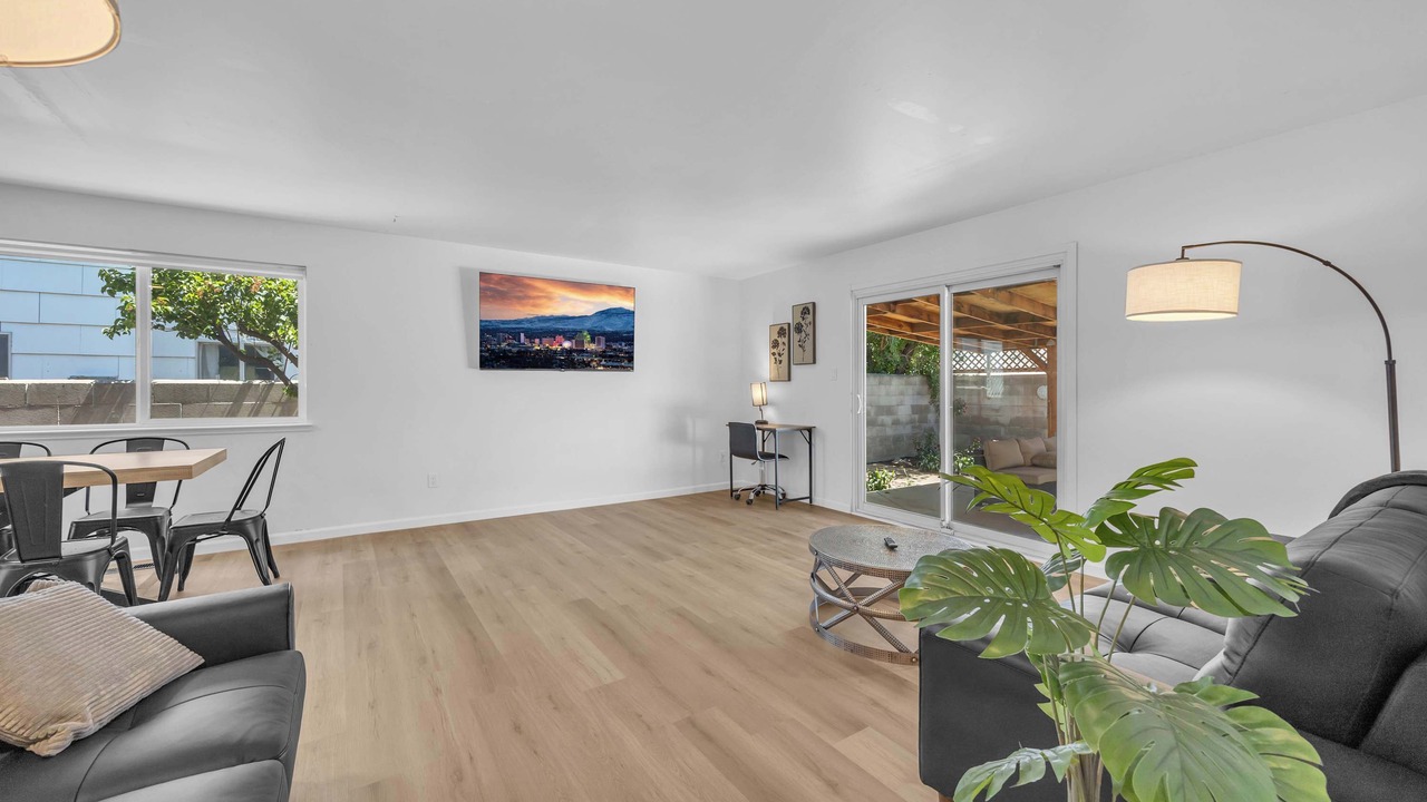 Photo of Livingroom in Sparks