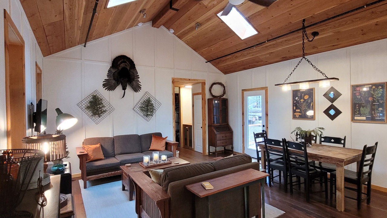 Photo of Bedroom in Shingletown