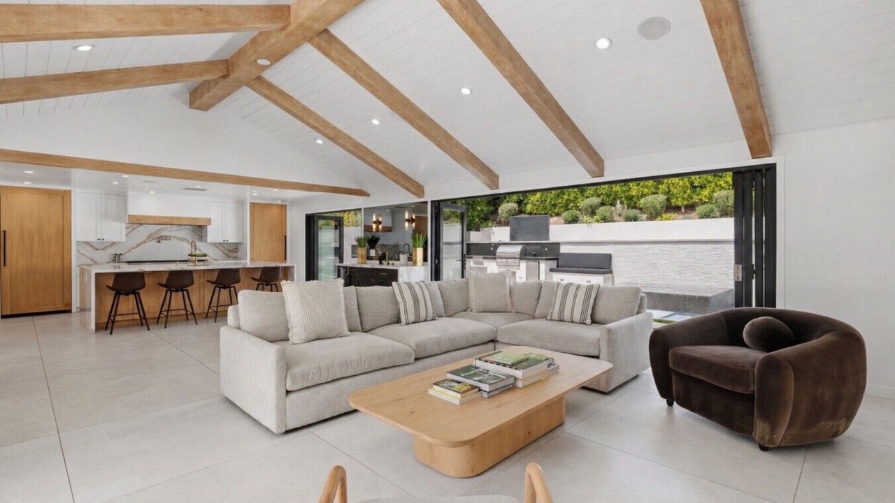 Photo of Livingroom in Westlake Village