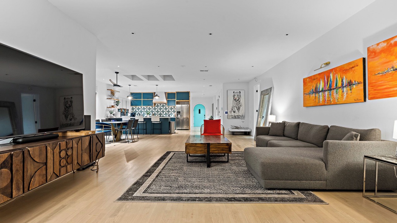 Photo of Livingroom in Beverly Grove