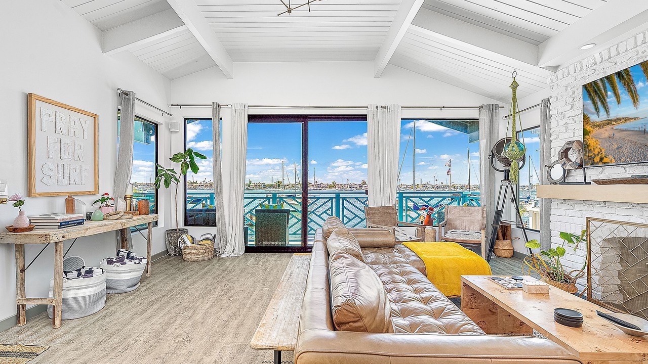 Photo of Livingroom in Balboa Island