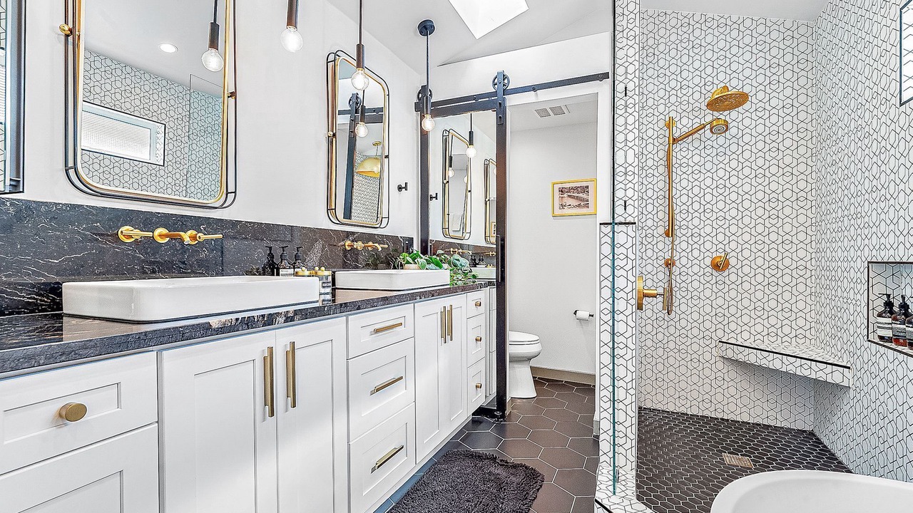 Photo of Bathroom in Balboa Island