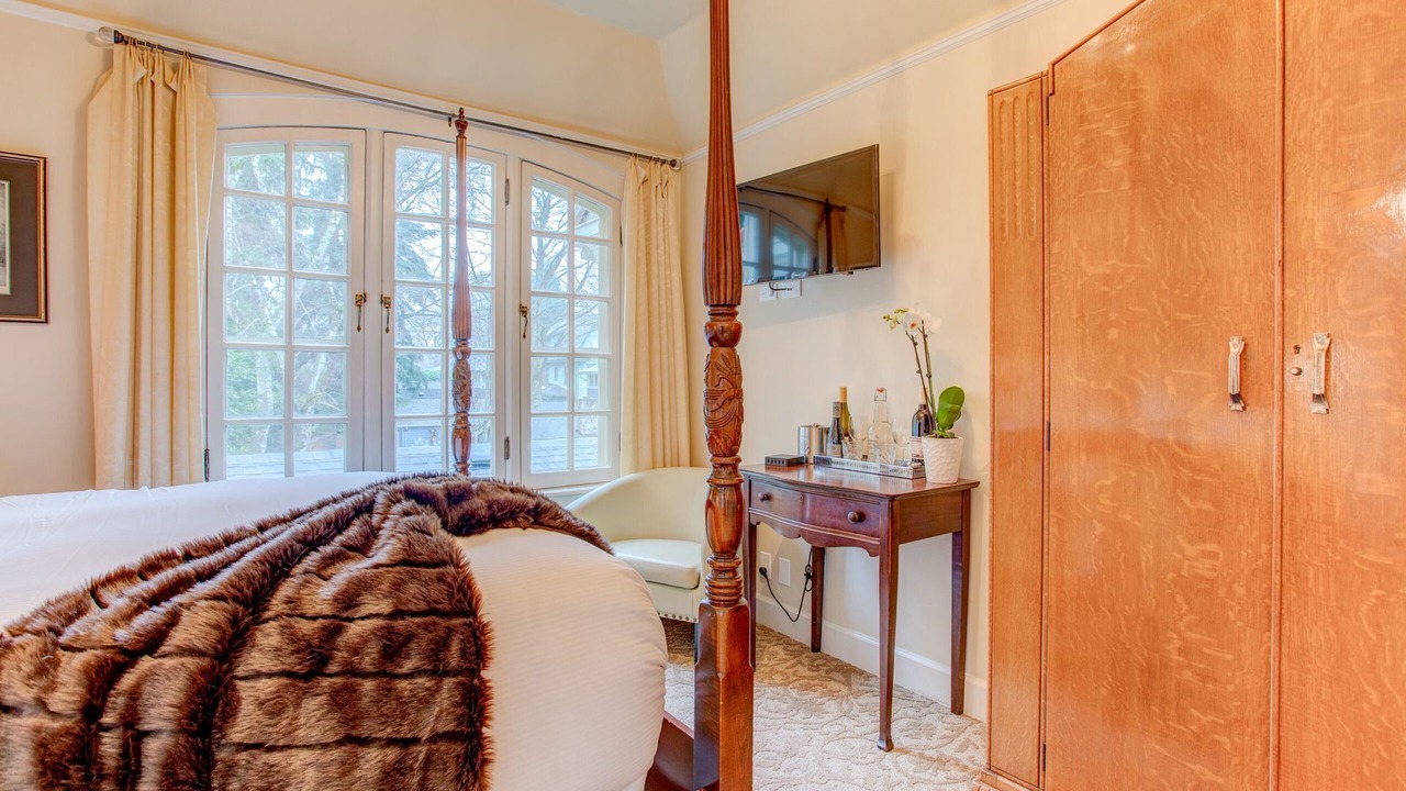 Photo of Bedroom in Irvington