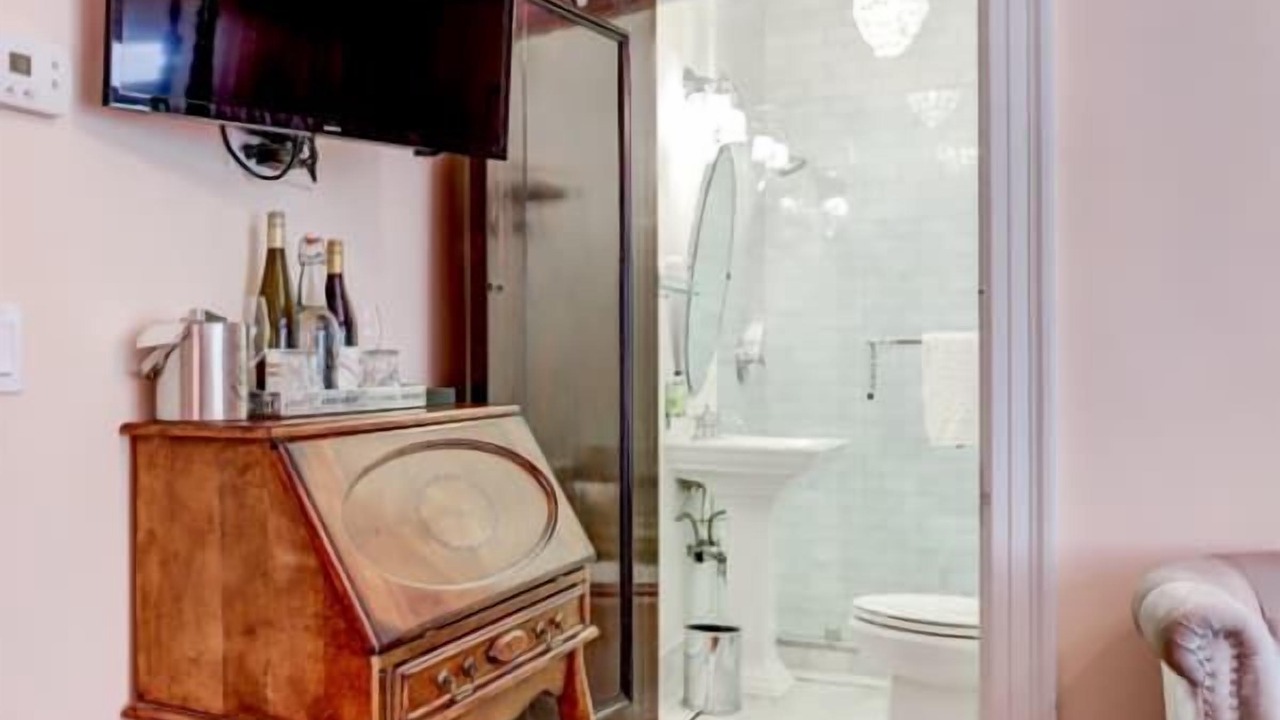 Photo of Bathroom in Irvington