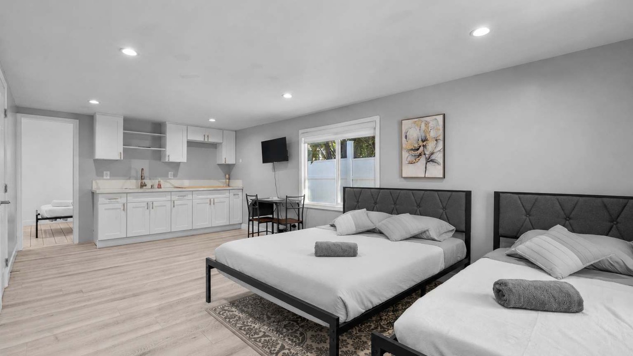 Photo of Bedroom in Pico - Robertson