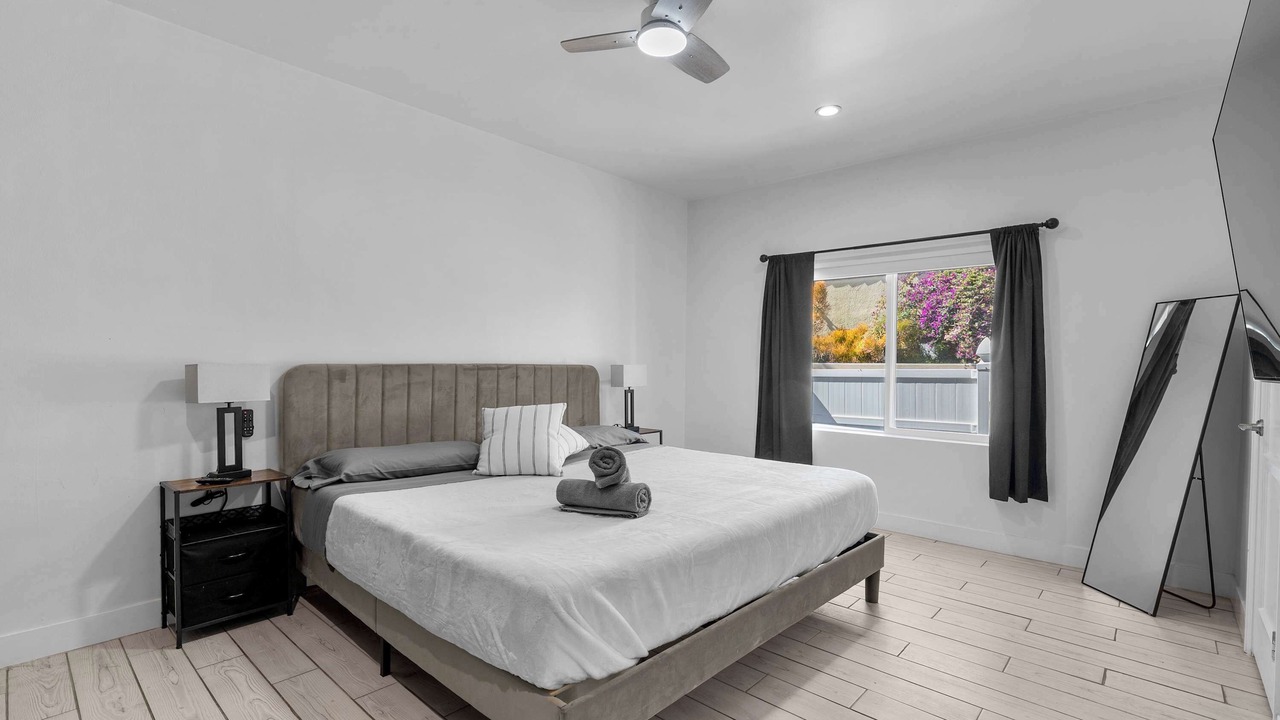 Photo of Bedroom in Pico - Robertson