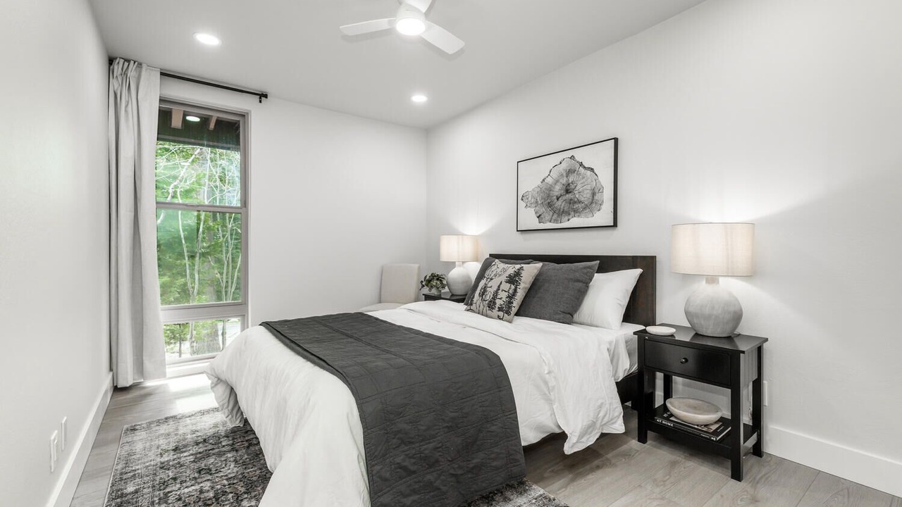 Photo of Bedroom in Dollar Point