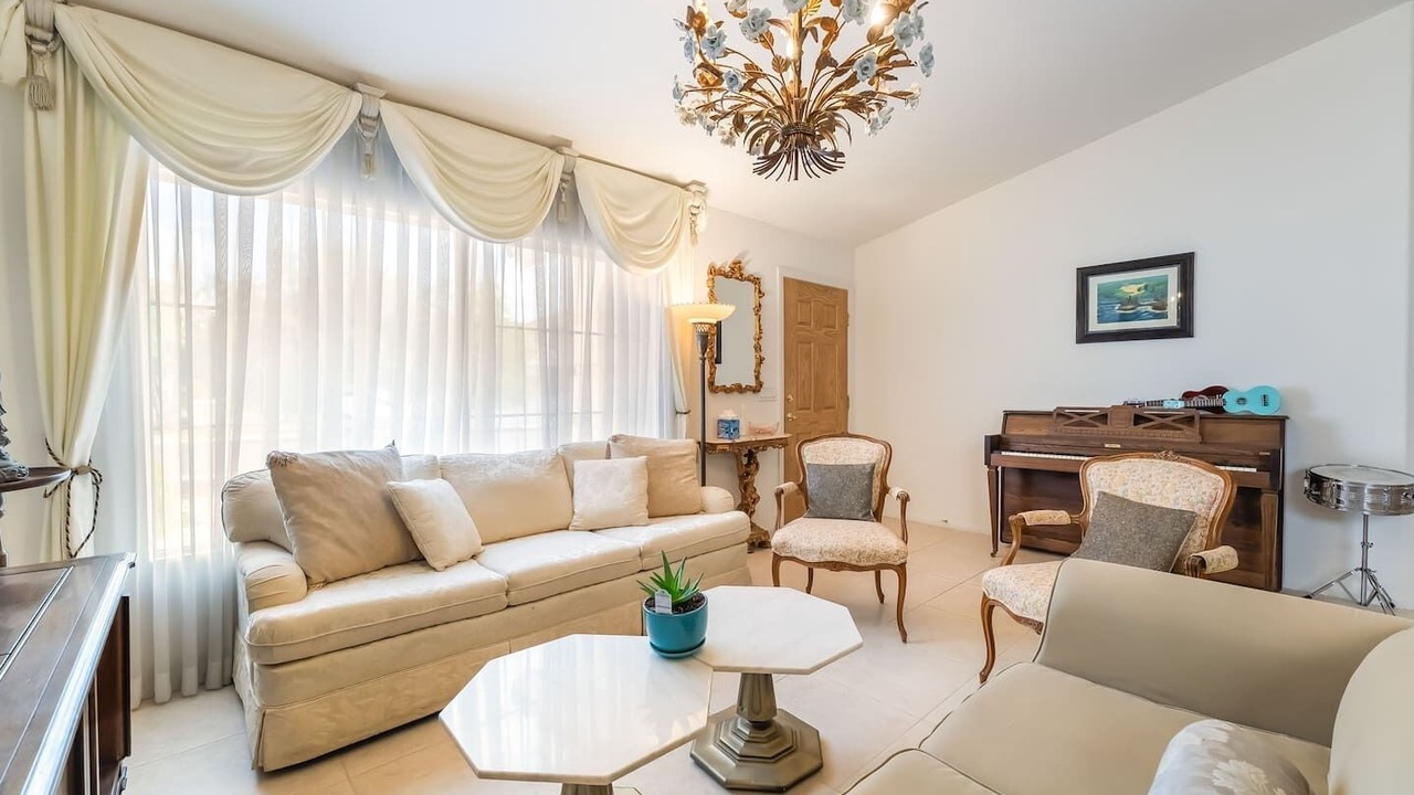 Photo of Livingroom in Silverado Ranch
