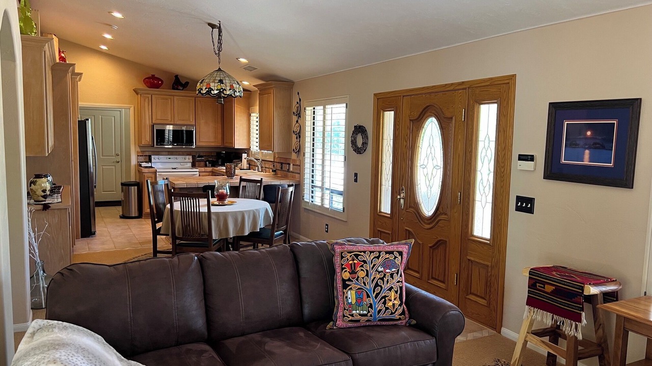 Photo of Livingroom in Ramona