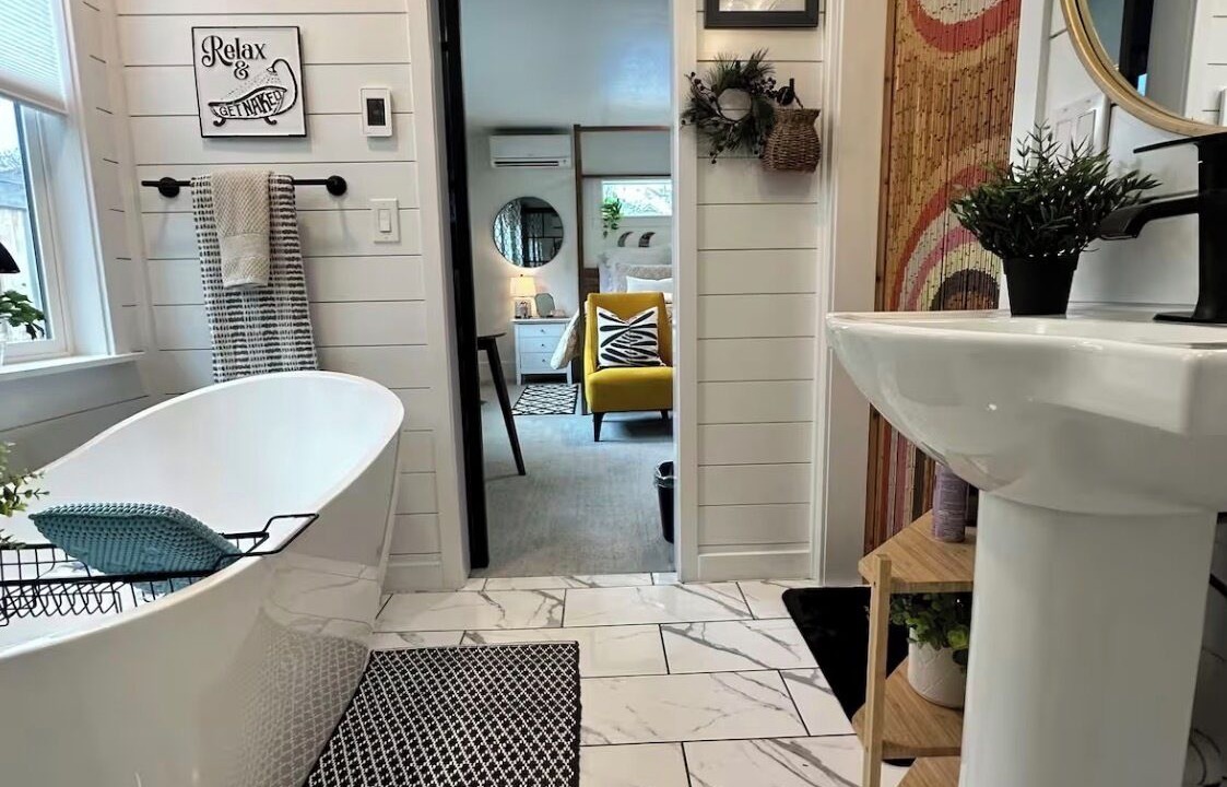 Photo of Bathroom in Yreka