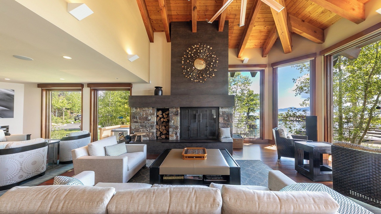 Photo of Livingroom in Tahoe Pines