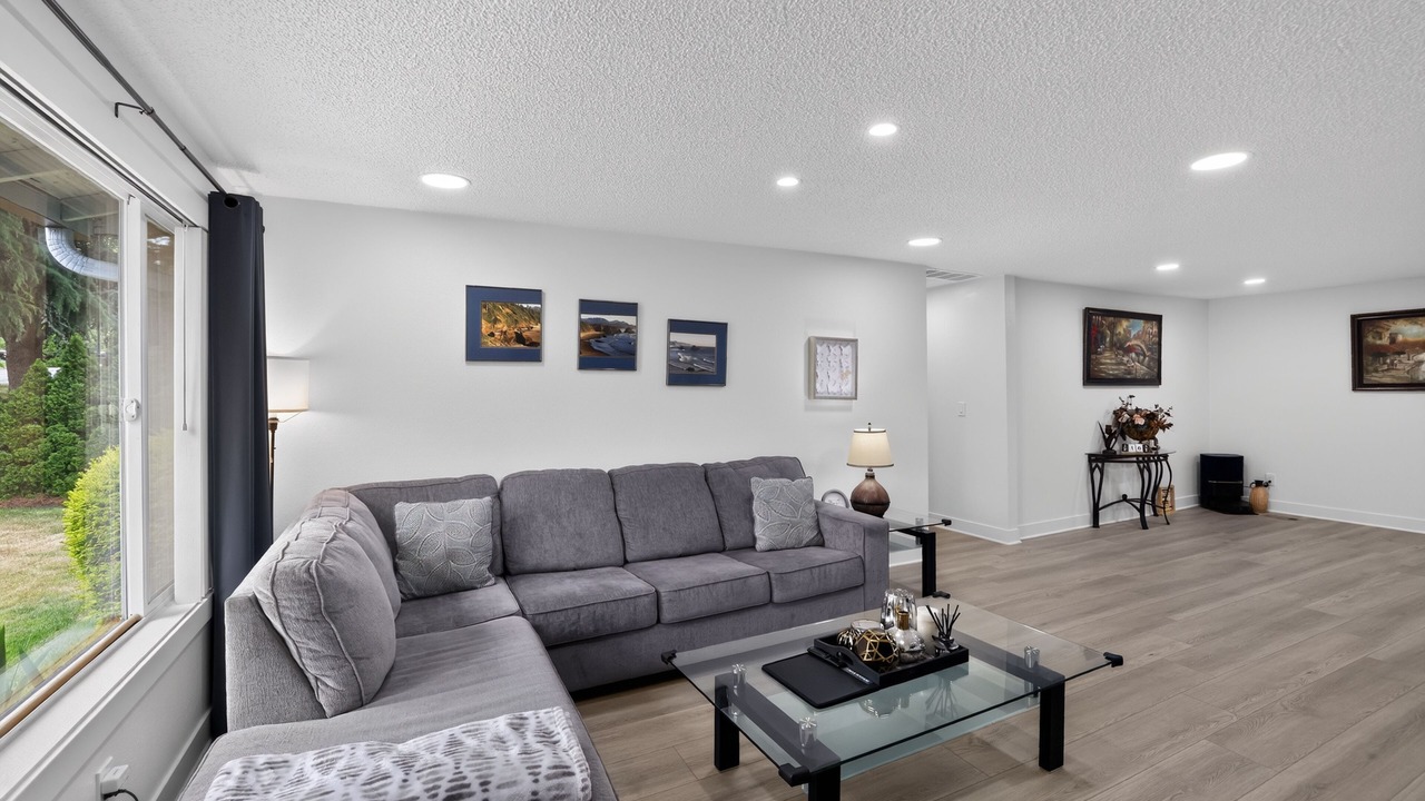 Photo of Livingroom in Fairview