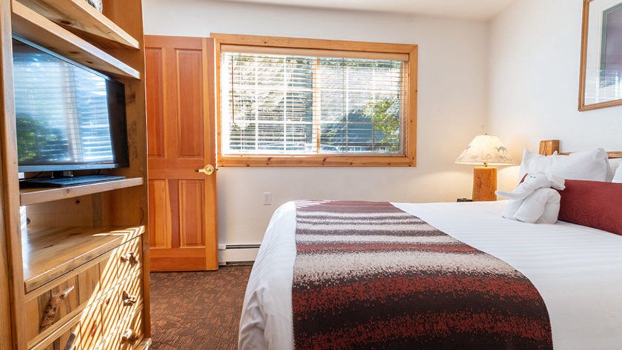Photo of Bedroom in Tahoya Shores