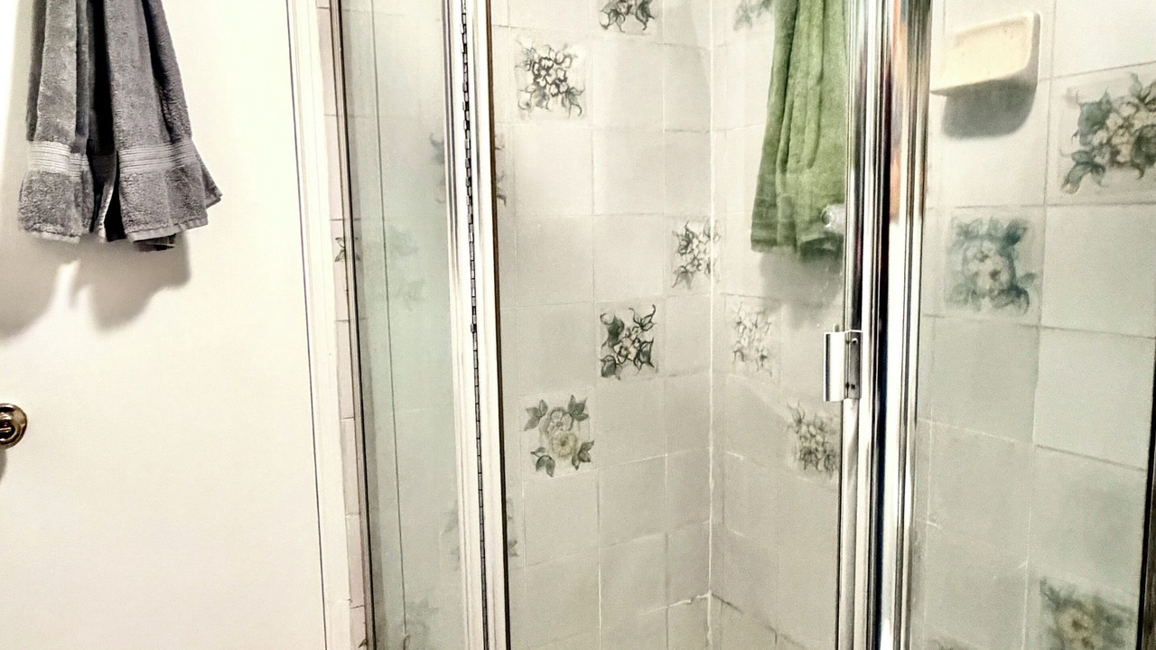 Photo of Bathroom in Beachwood Canyon