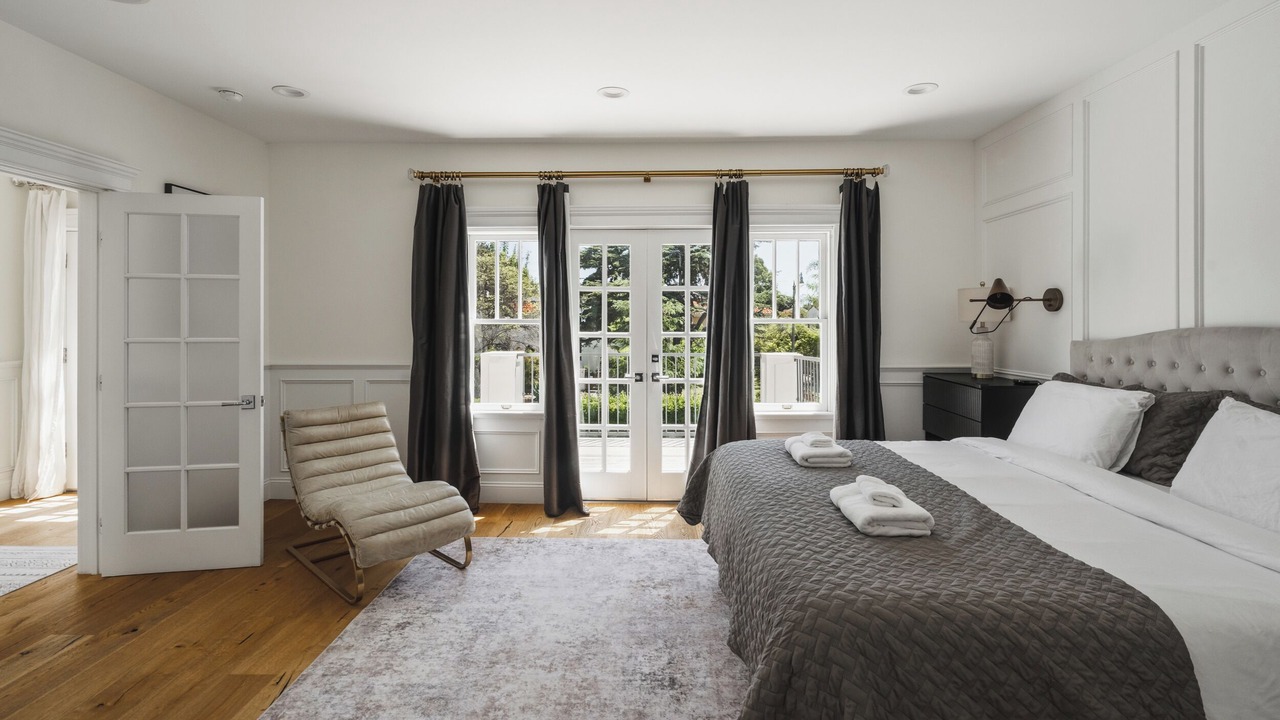 Photo of Bedroom in Mid City
