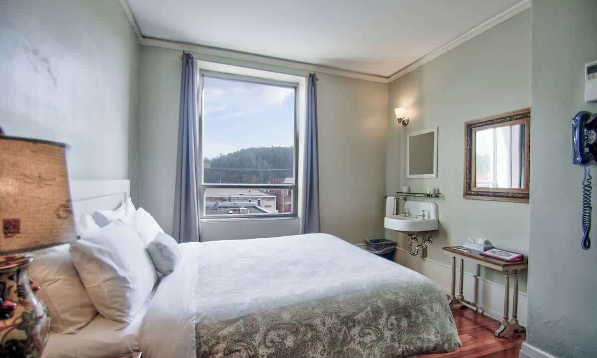Photo of Bedroom in Centralia