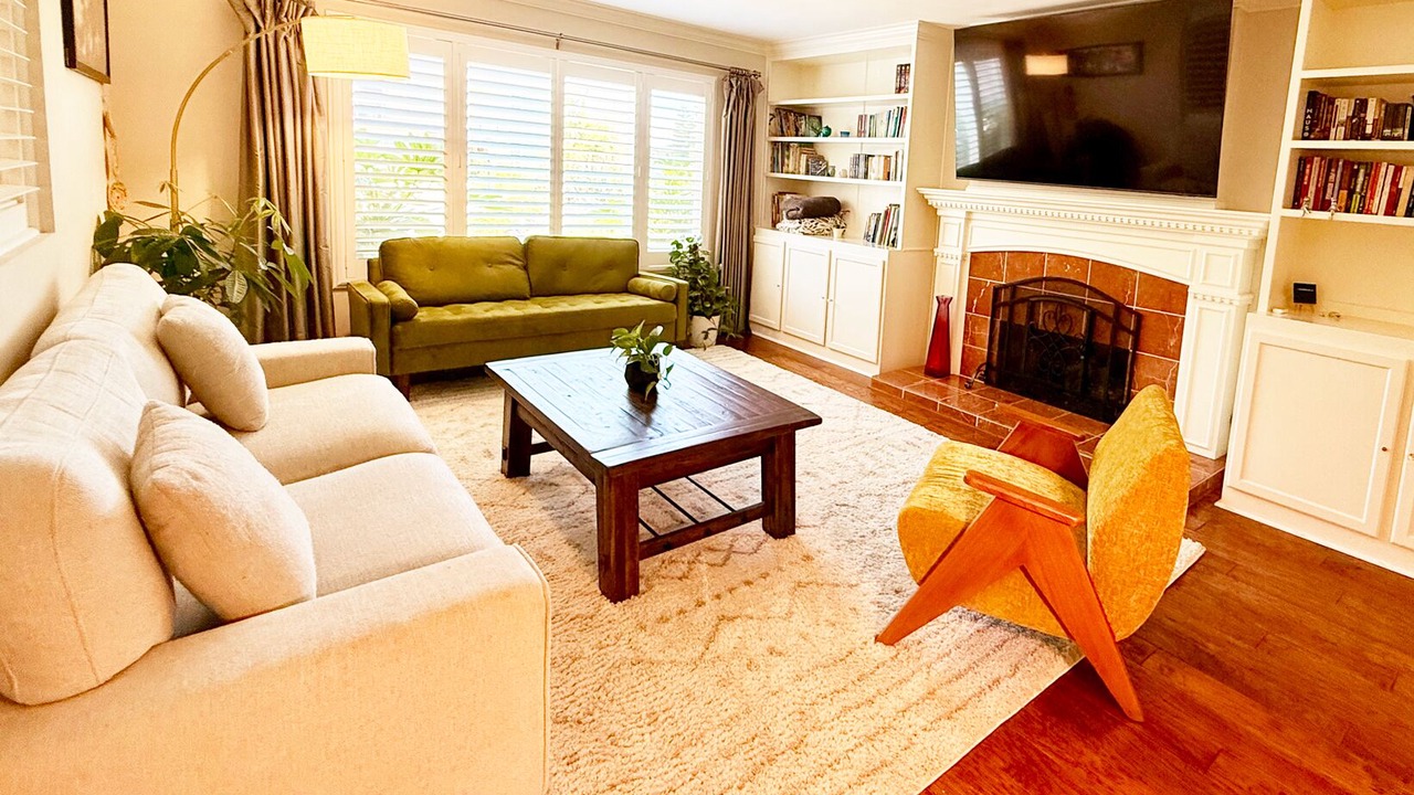 Photo of Livingroom in University City