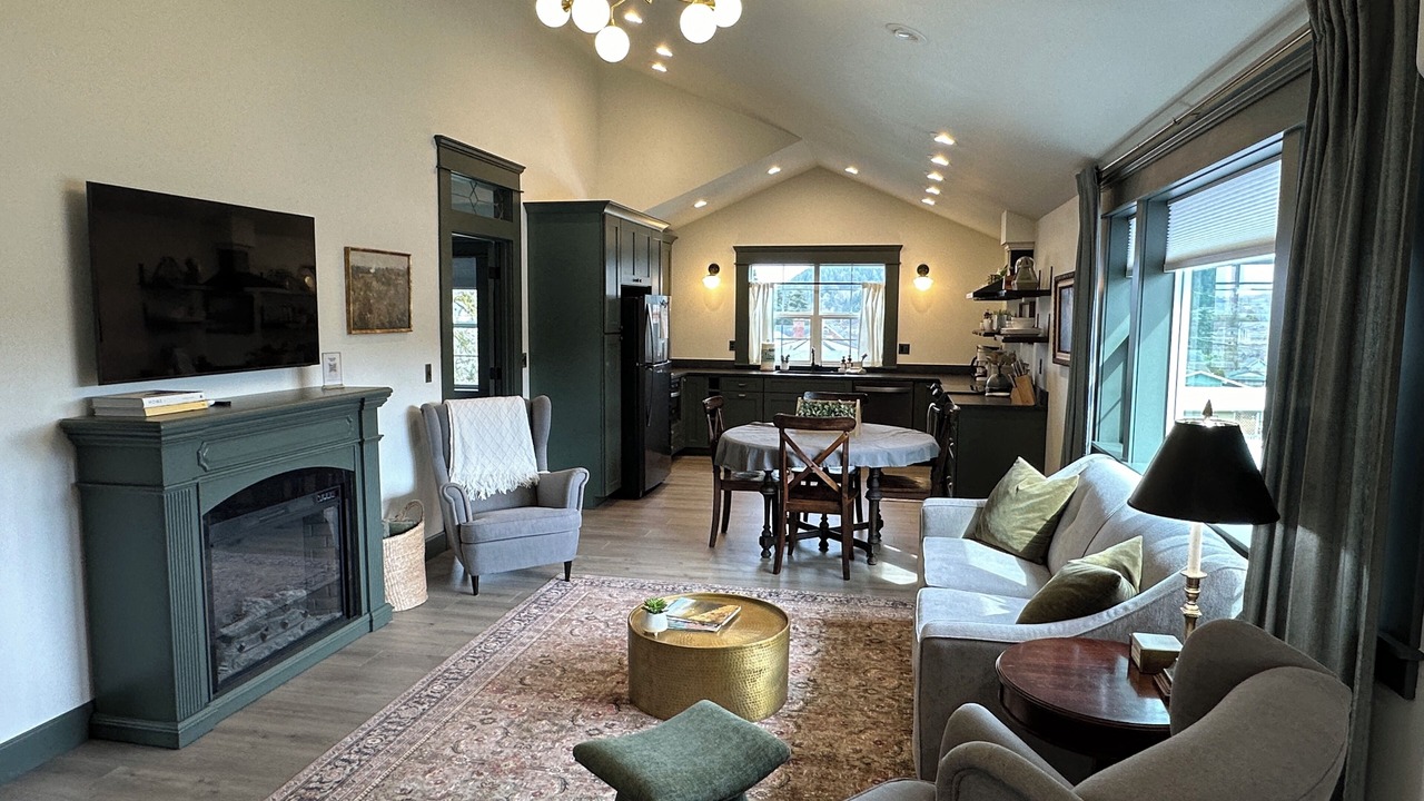 Photo of Livingroom in Clatskanie