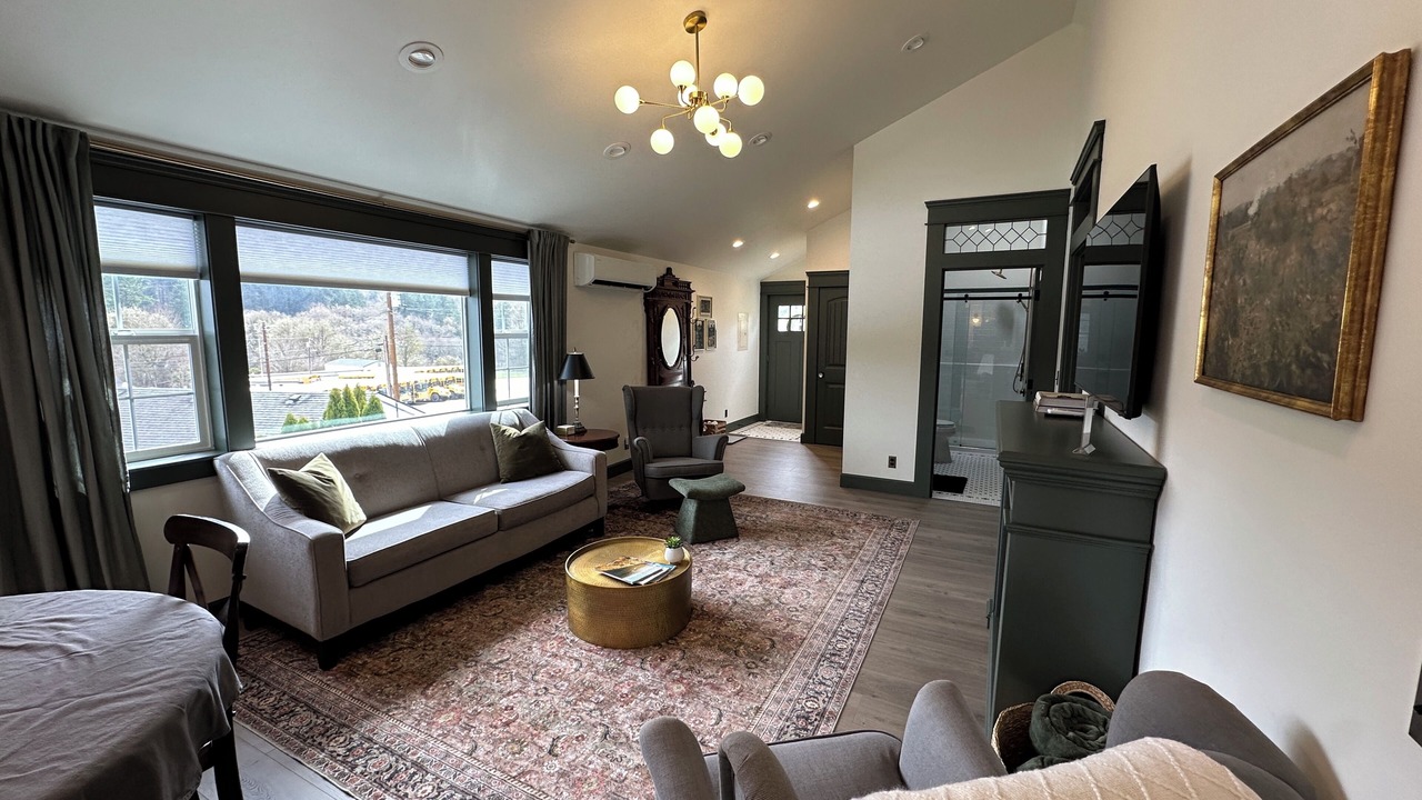 Photo of Livingroom in Clatskanie