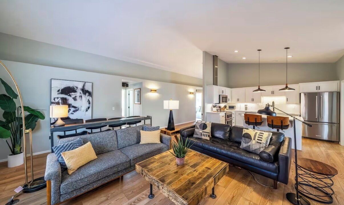 Photo of Livingroom in Old Farm District