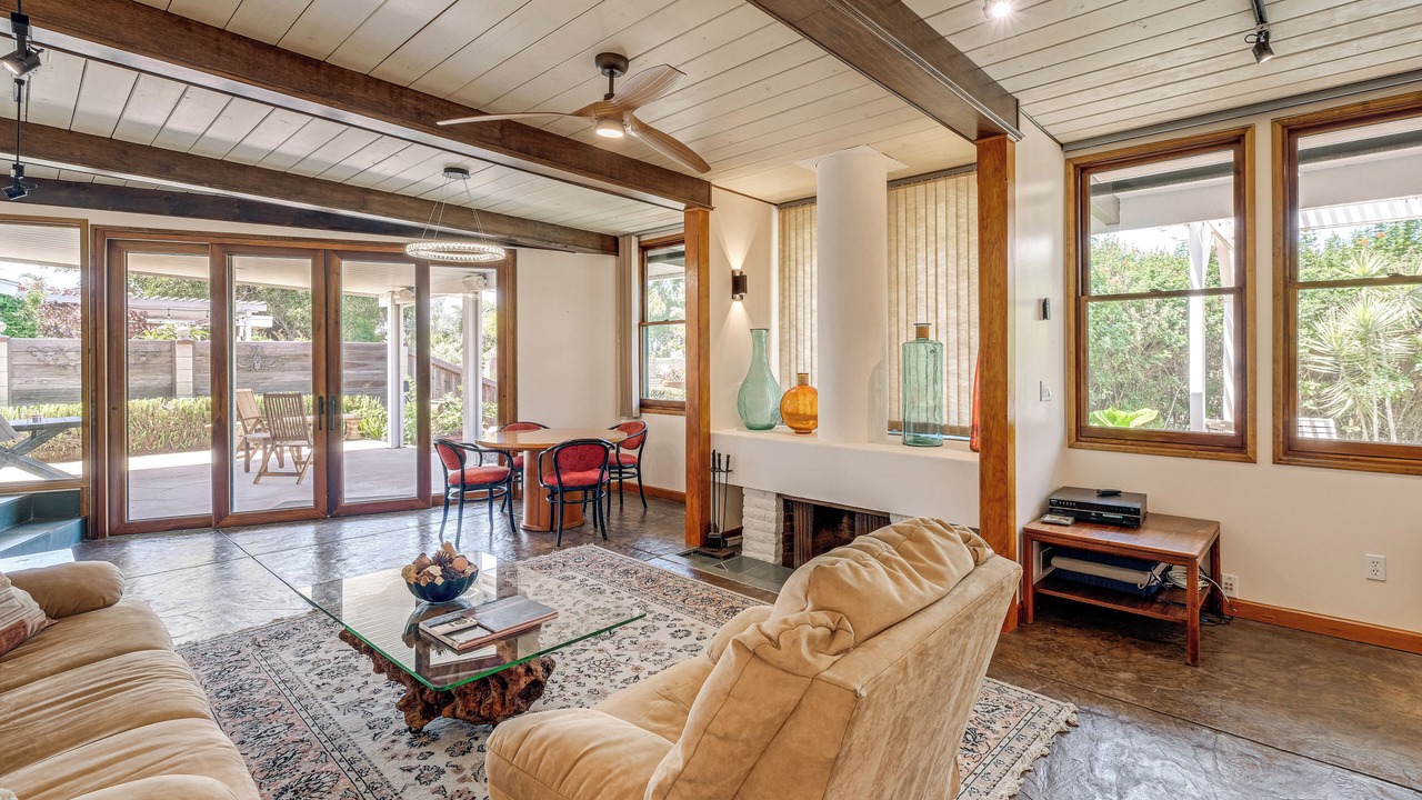 Photo of Livingroom in Allied Gardens