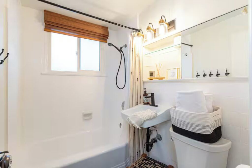 Photo of Bathroom in Corona del Mar