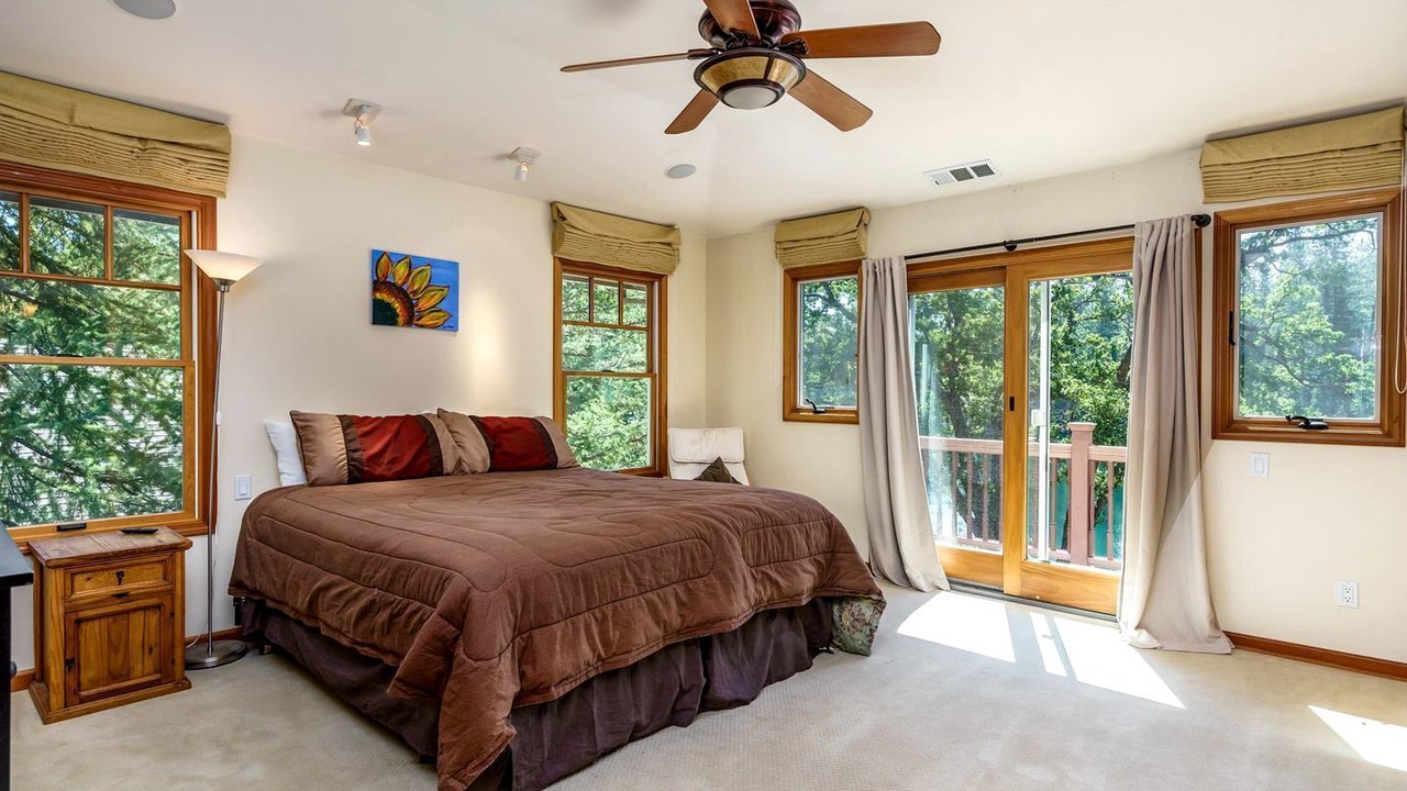 Photo of Bedroom in Groveland