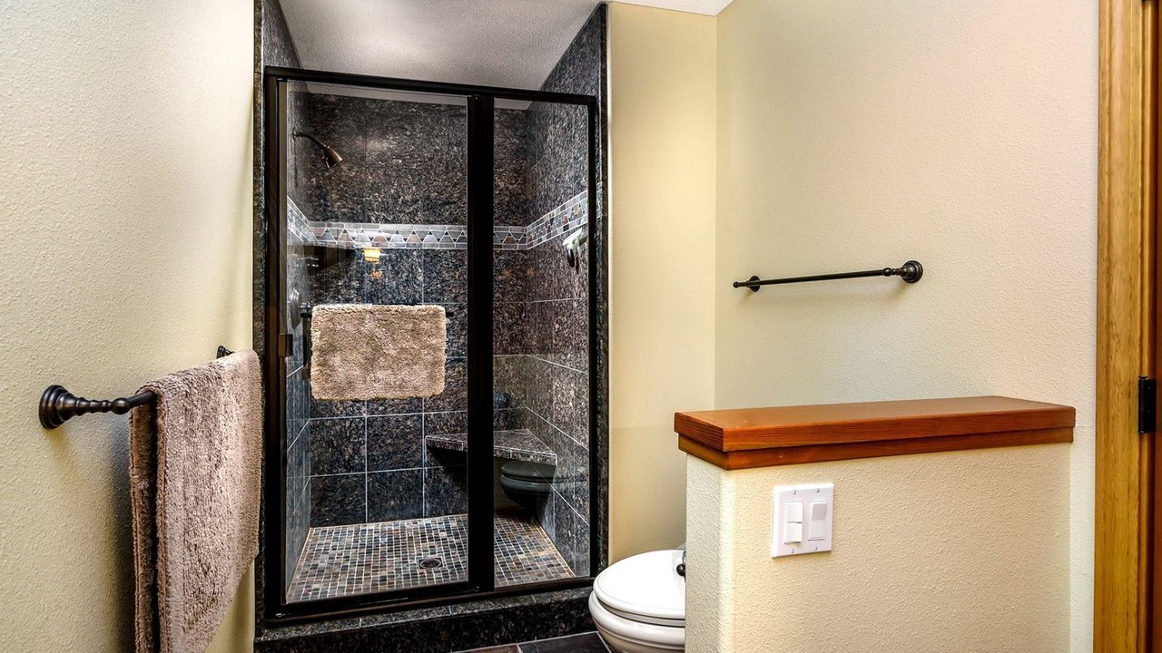 Photo of Bathroom in Groveland