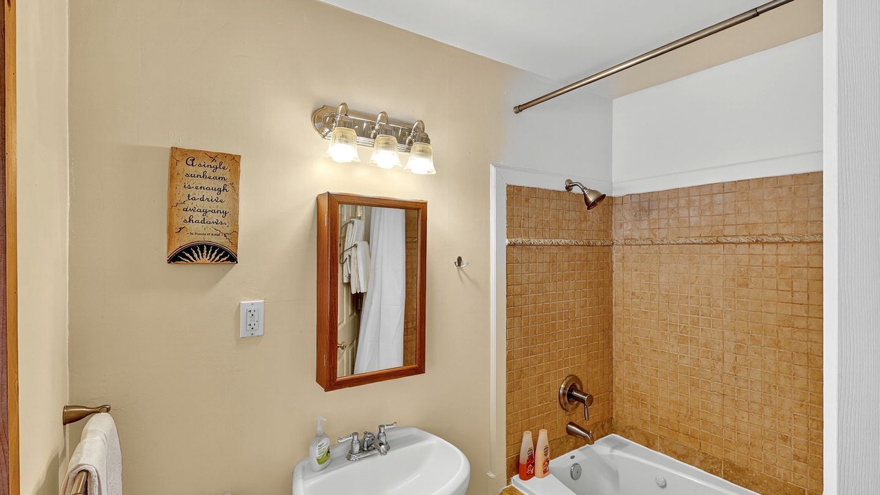 Photo of Bathroom in Cobb