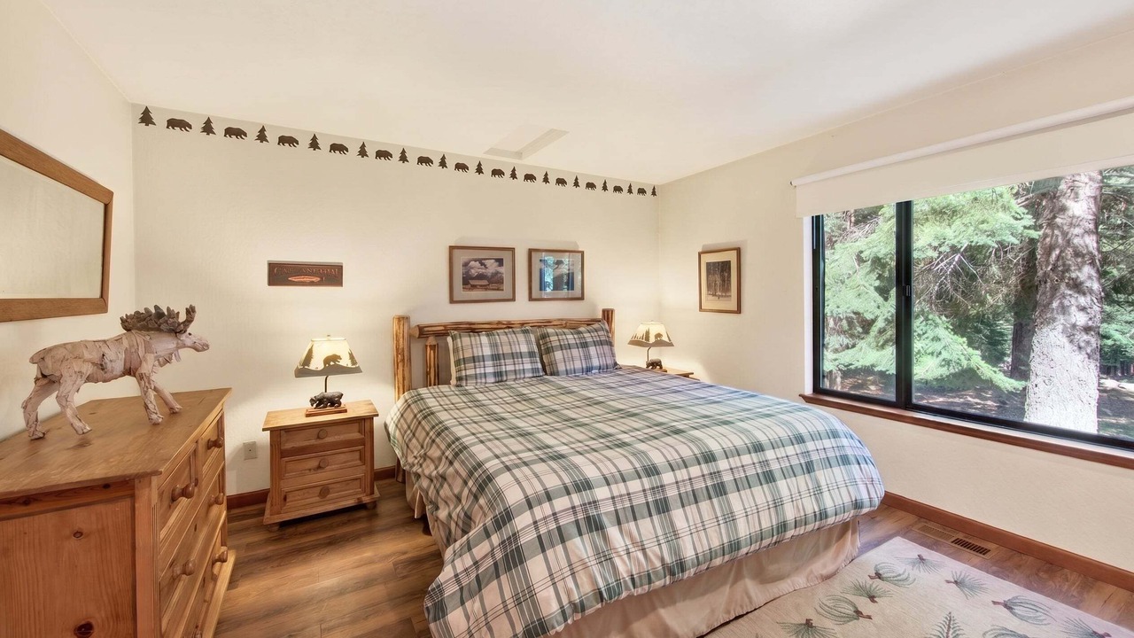 Photo of Bedroom in Ponderosa Palisades