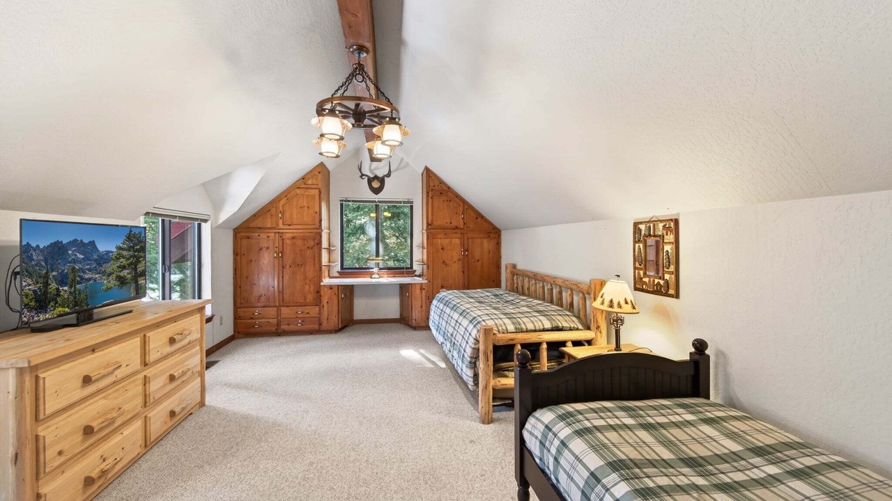 Photo of Bedroom in Ponderosa Palisades