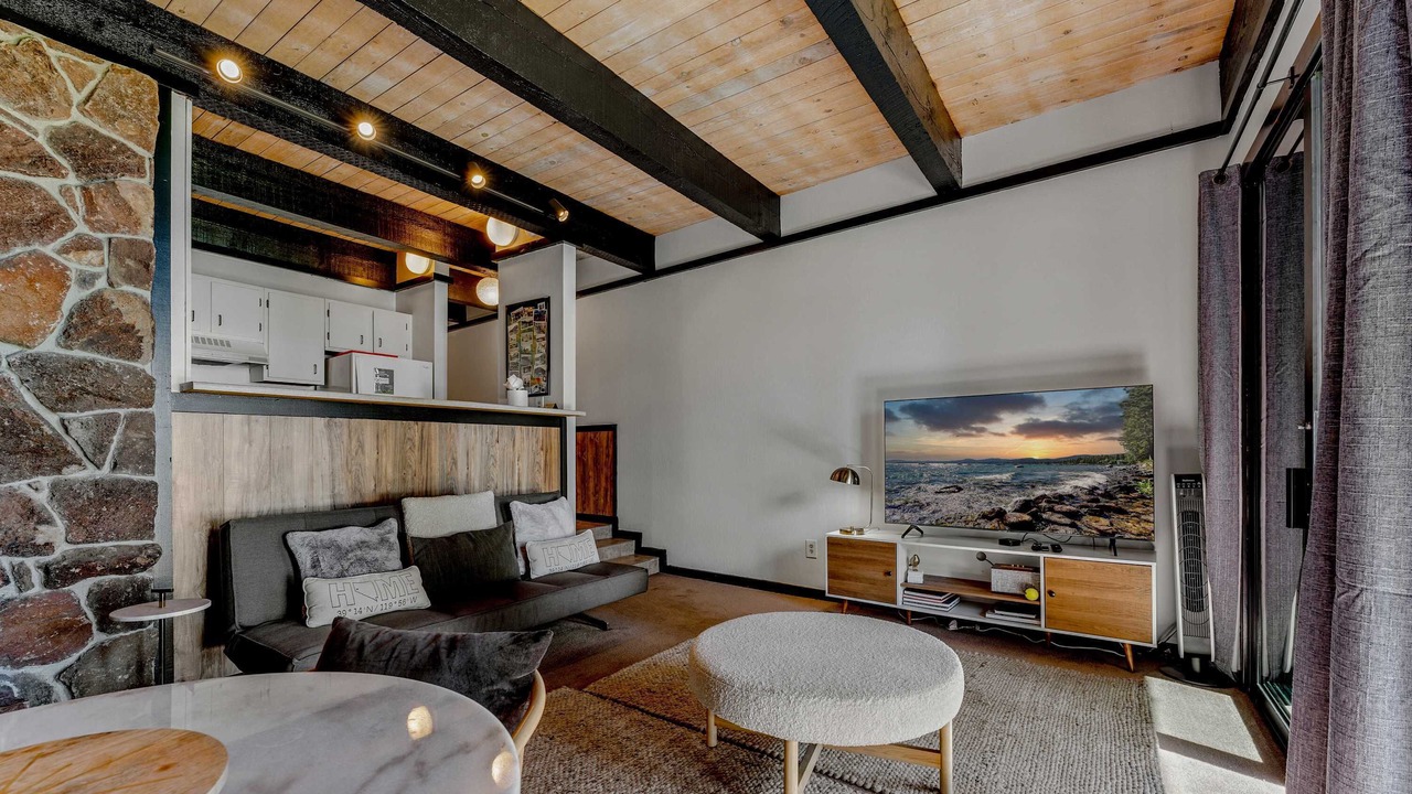 Photo of Livingroom in Brockway