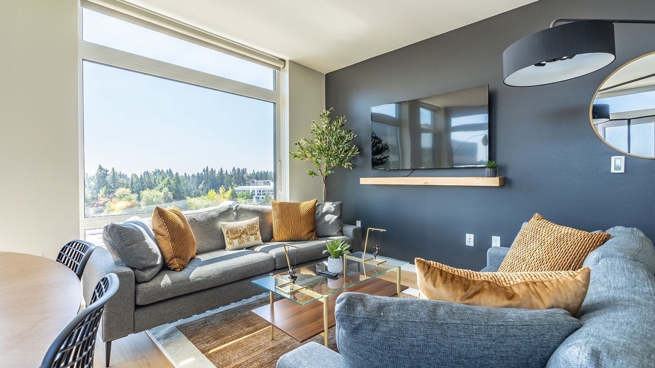 Photo of Livingroom in West Bellevue