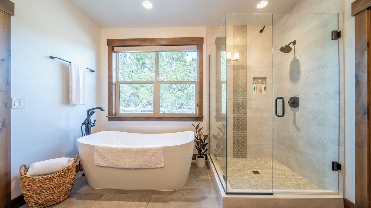 Photo of Bathroom in Powell Butte