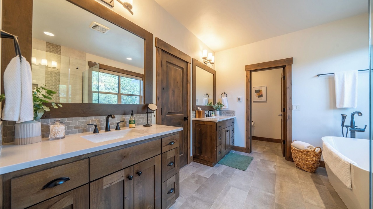 Photo of Bathroom in Powell Butte
