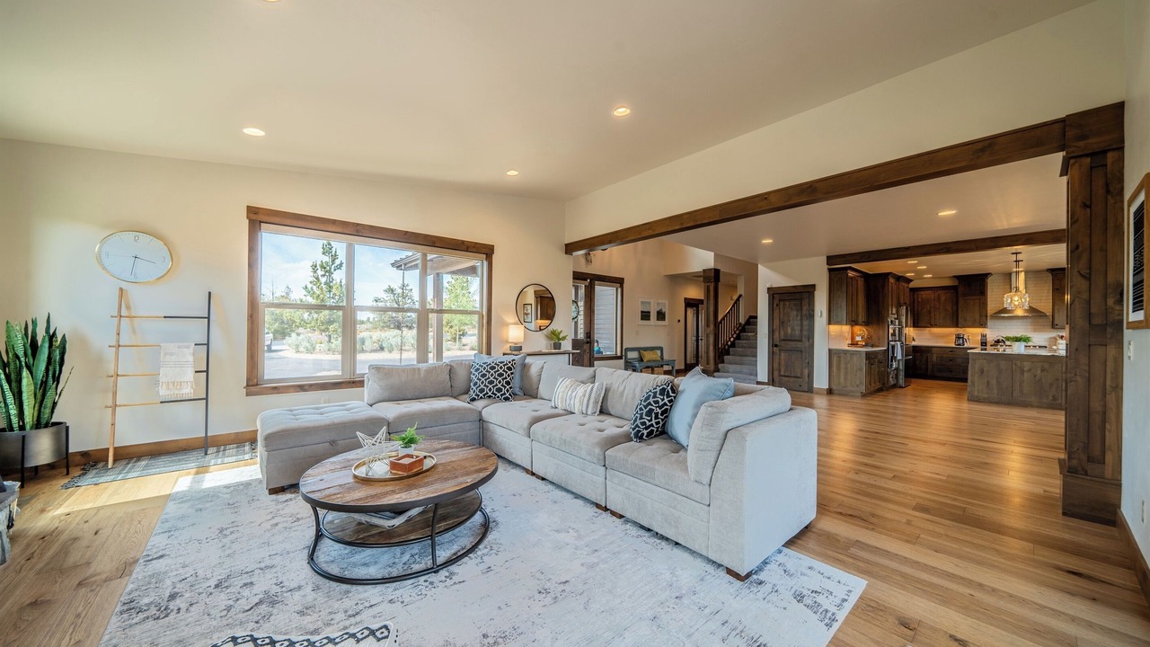 Photo of Livingroom in Powell Butte