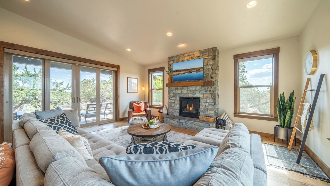 Photo of Livingroom in Powell Butte