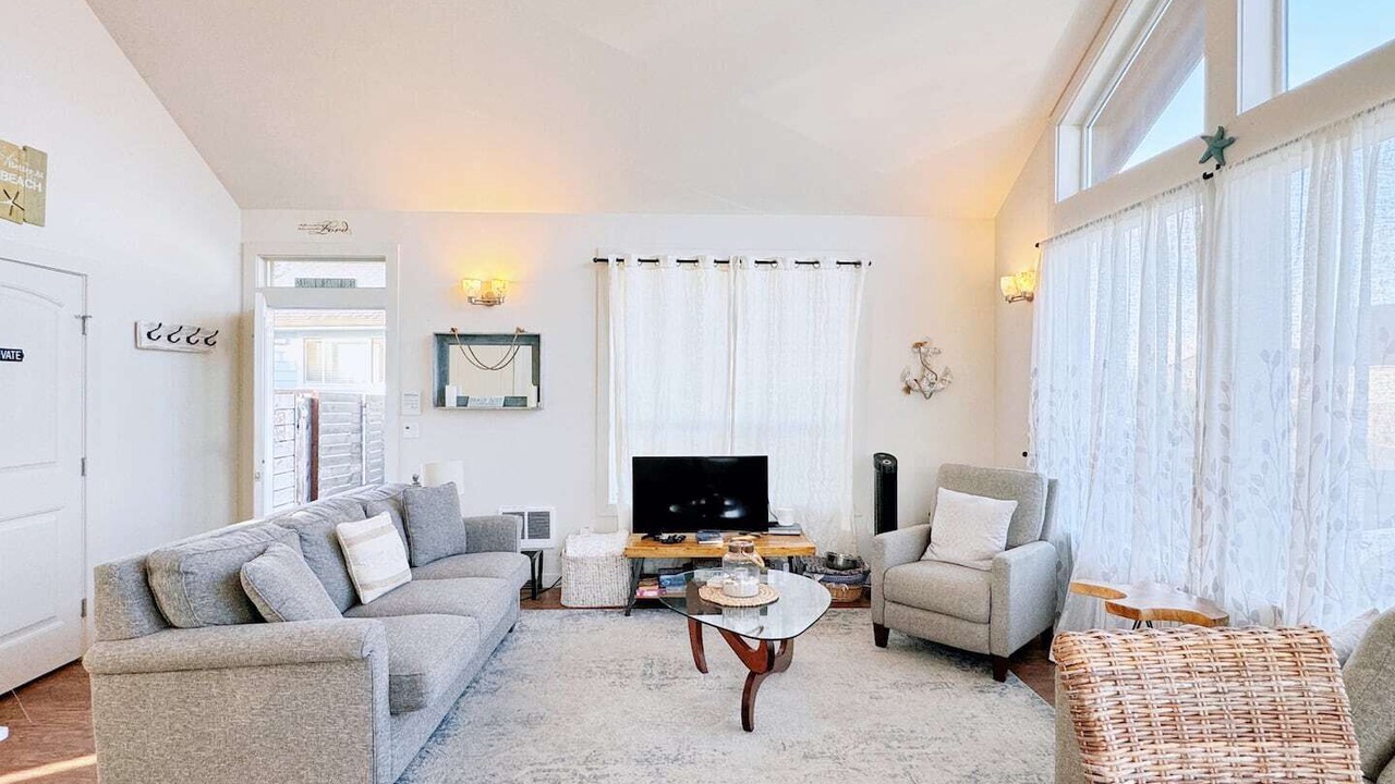 Photo of Livingroom in Ocean Shores