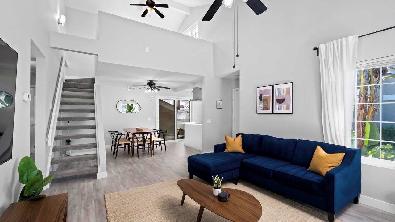 Photo of Livingroom in North Valley