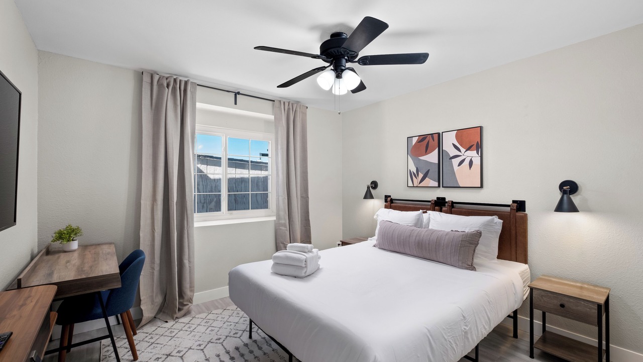 Photo of Bedroom in North Valley