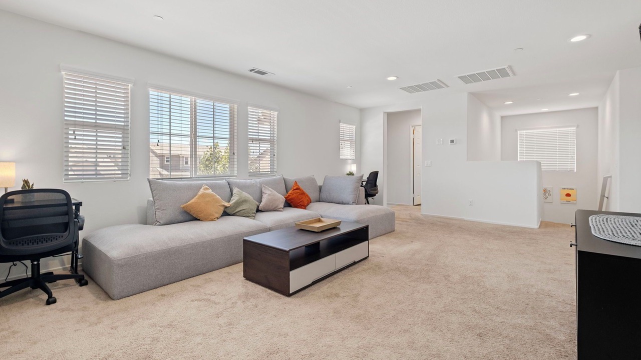 Photo of Livingroom in Victorville