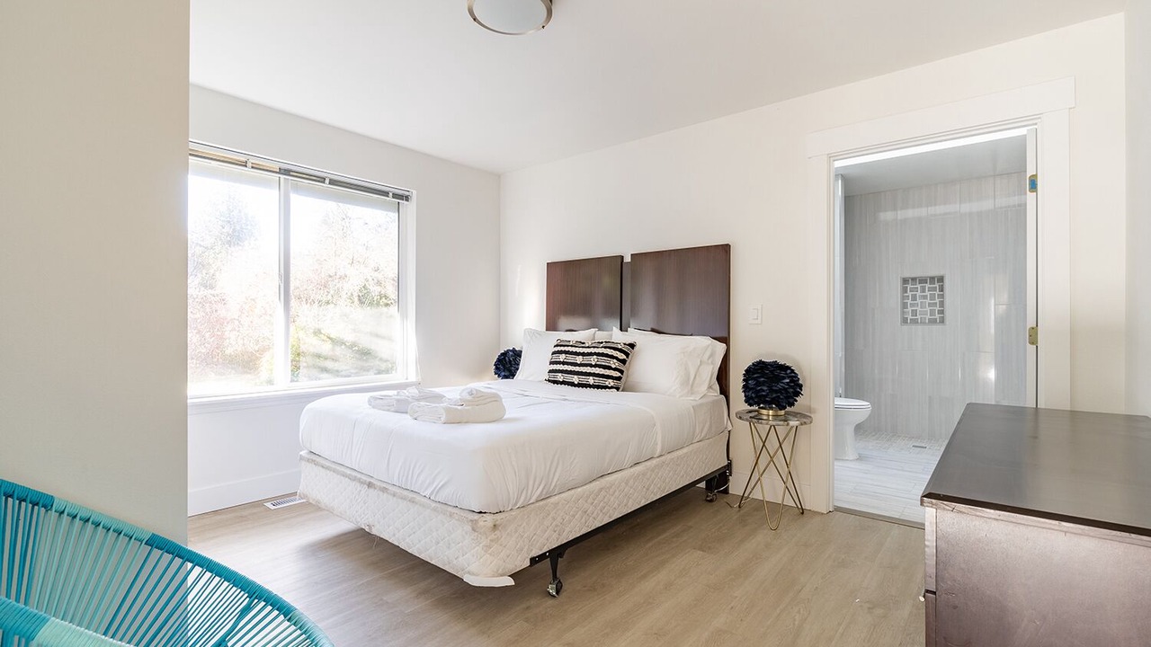 Photo of Bedroom in Haller Lake
