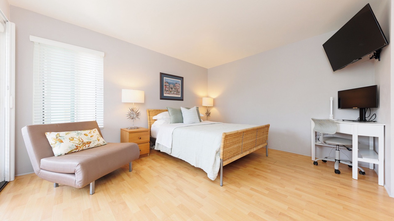 Photo of Bedroom in La Jolla Shores