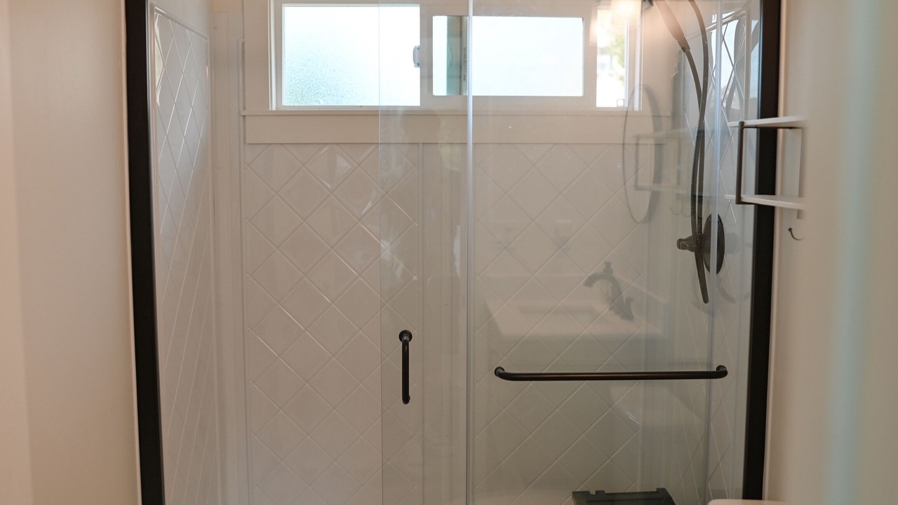 Photo of Bathroom in Oak Park