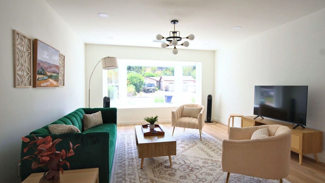 Photo of Livingroom in Allied Gardens
